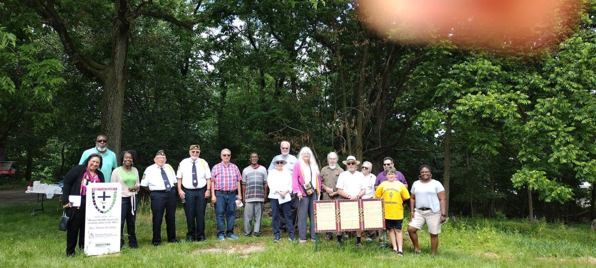 Photo of group of volunteers at Red Hill Cemetery.